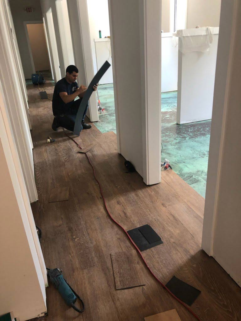 floor-install-in-hallway-be-flooring-installer